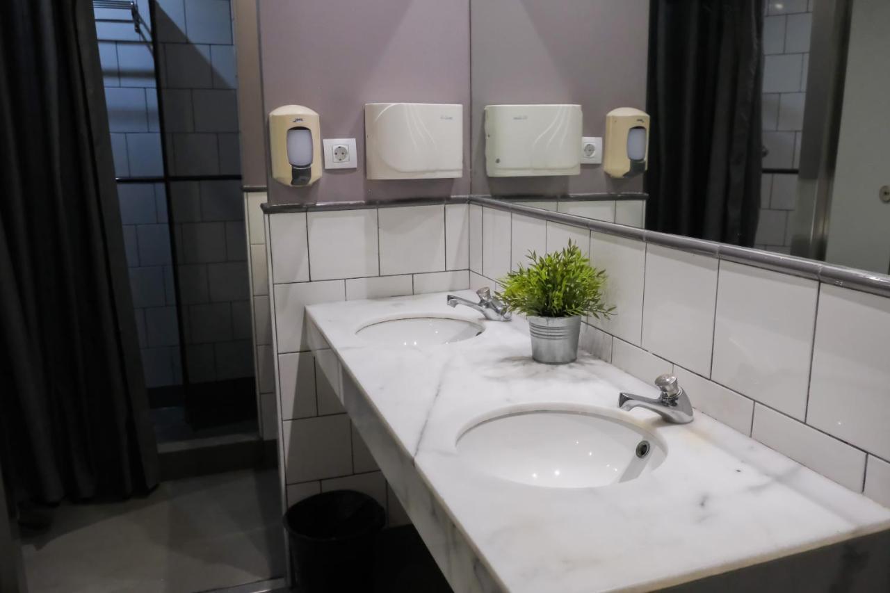 Hellobcn Youth Hostel برشلونة المظهر الخارجي الصورة